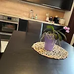 Apartma *